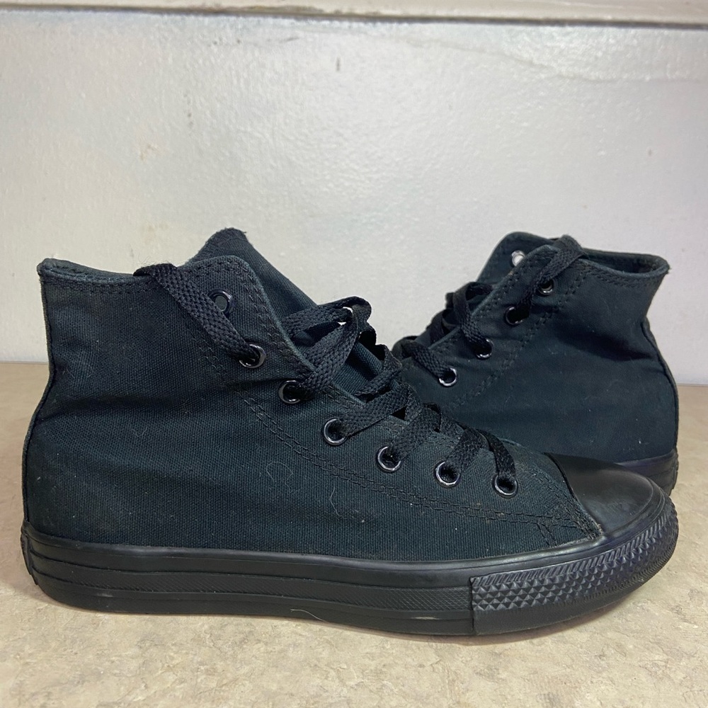 Converse Unisex ChuckTaylor AllStar Cvs HighTop Sneaker BLACK US 3  EUR 35